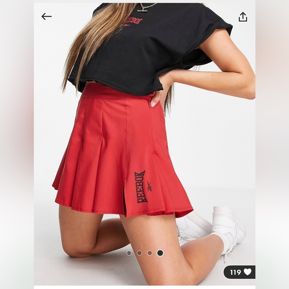 Beautiful Reebok Red pleated tennis skirt with side zipper. - Picture 5 of 12